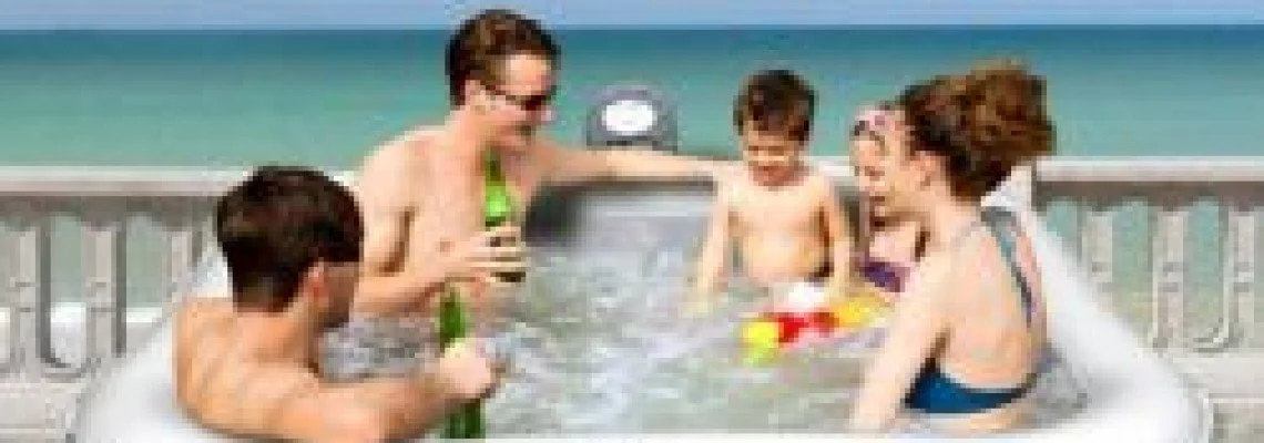 Piscina Idromassaggio da Esterno Piscina Idromassaggio da Esterno